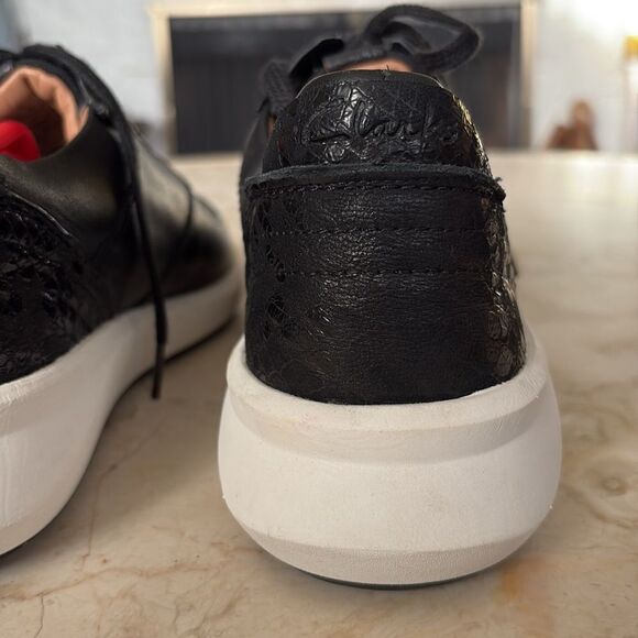 Clarks Un Rio Sprint Leather Walking Shoes - Picture 9 of 15